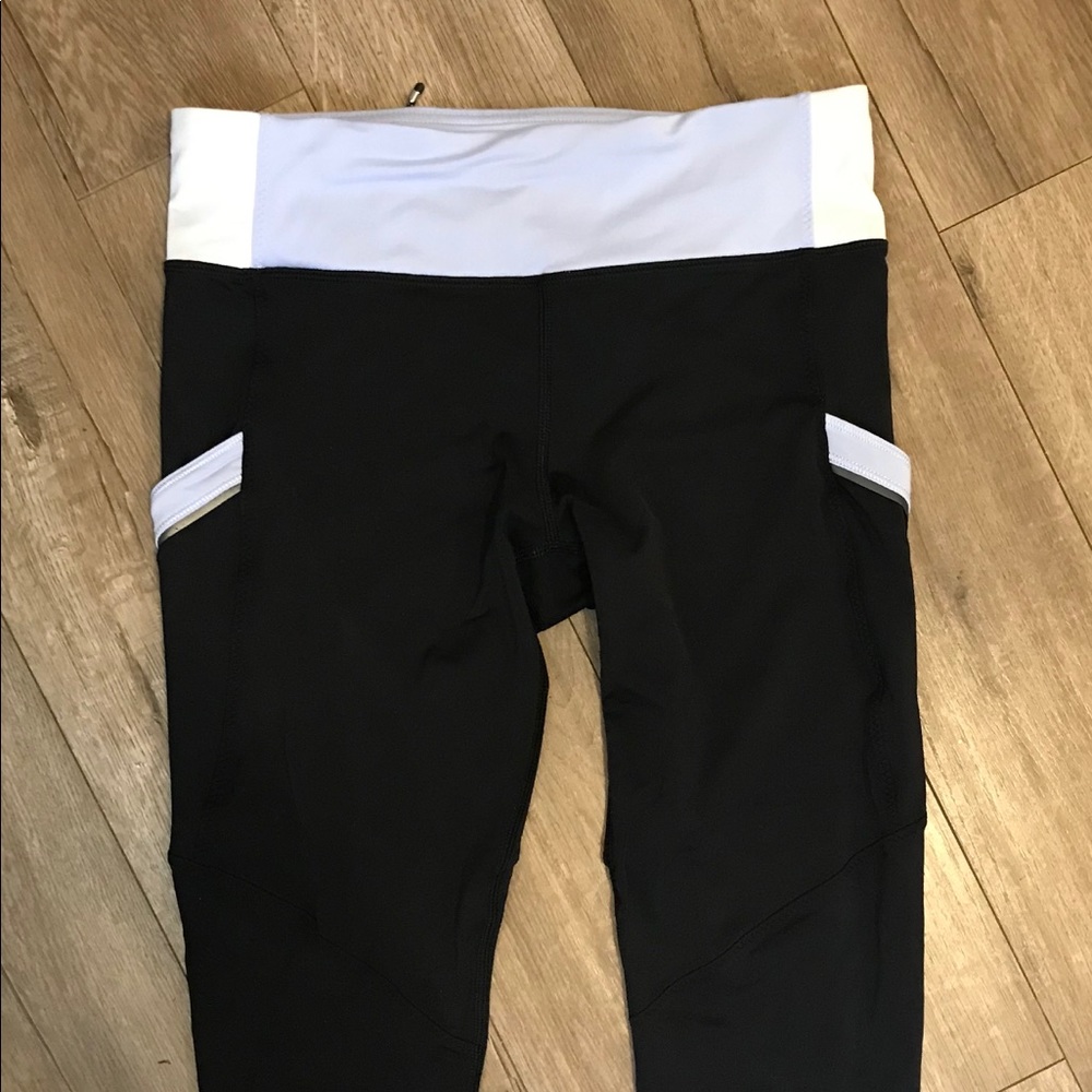 Lululemon Mid Rise Capri Sz 6